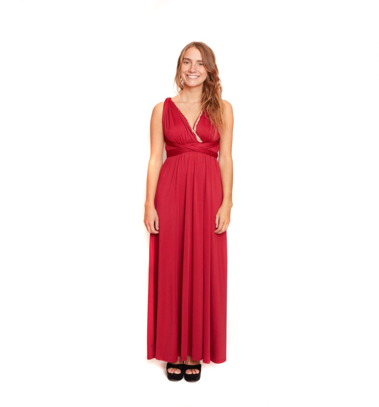 Vestido burdeo armable con detalles dorados