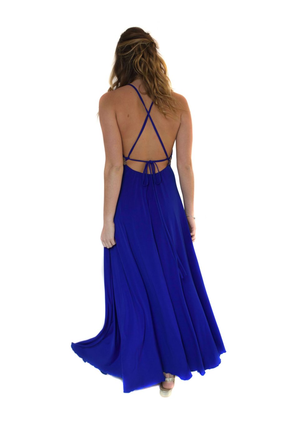 Arriendo de Vestido azul rey con detalles dorados en el escote y cintura