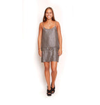 Vestido plateado con mostacillas