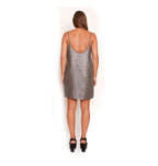 Vestido plateado con mostacillas