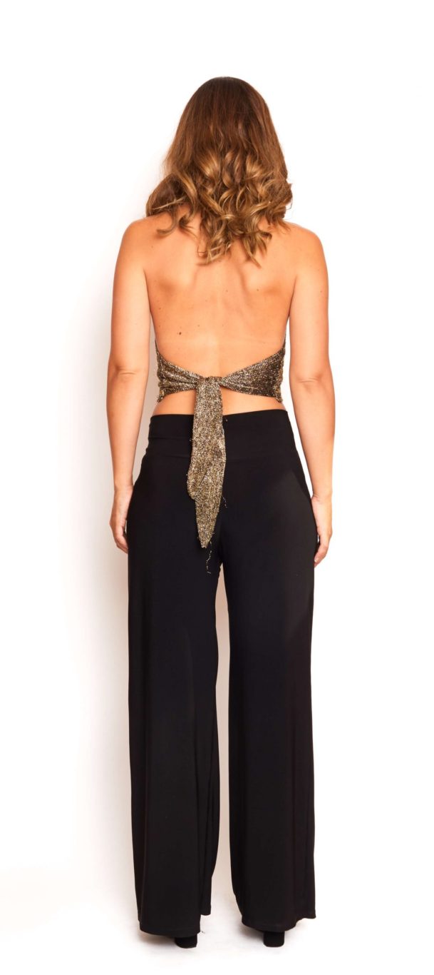 Conjunto top dorado amarre espalda y pantalón negro