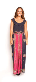 Conjunto crop top y pollera azul con fucsia y mostacillas