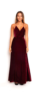 Vestido largo plush burdeo