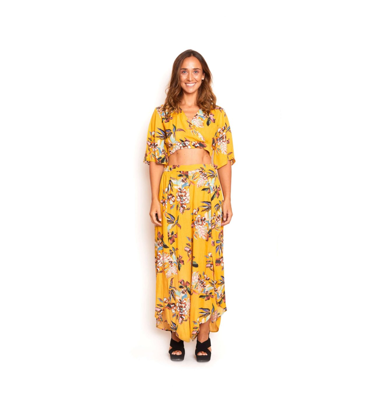Arriendo de Conjunto floreado amarillo mostaza