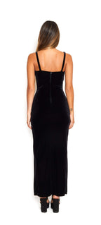 Vestido negro plush con diamante en escote