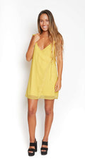 Vestido corto amarillo amarre a un costado