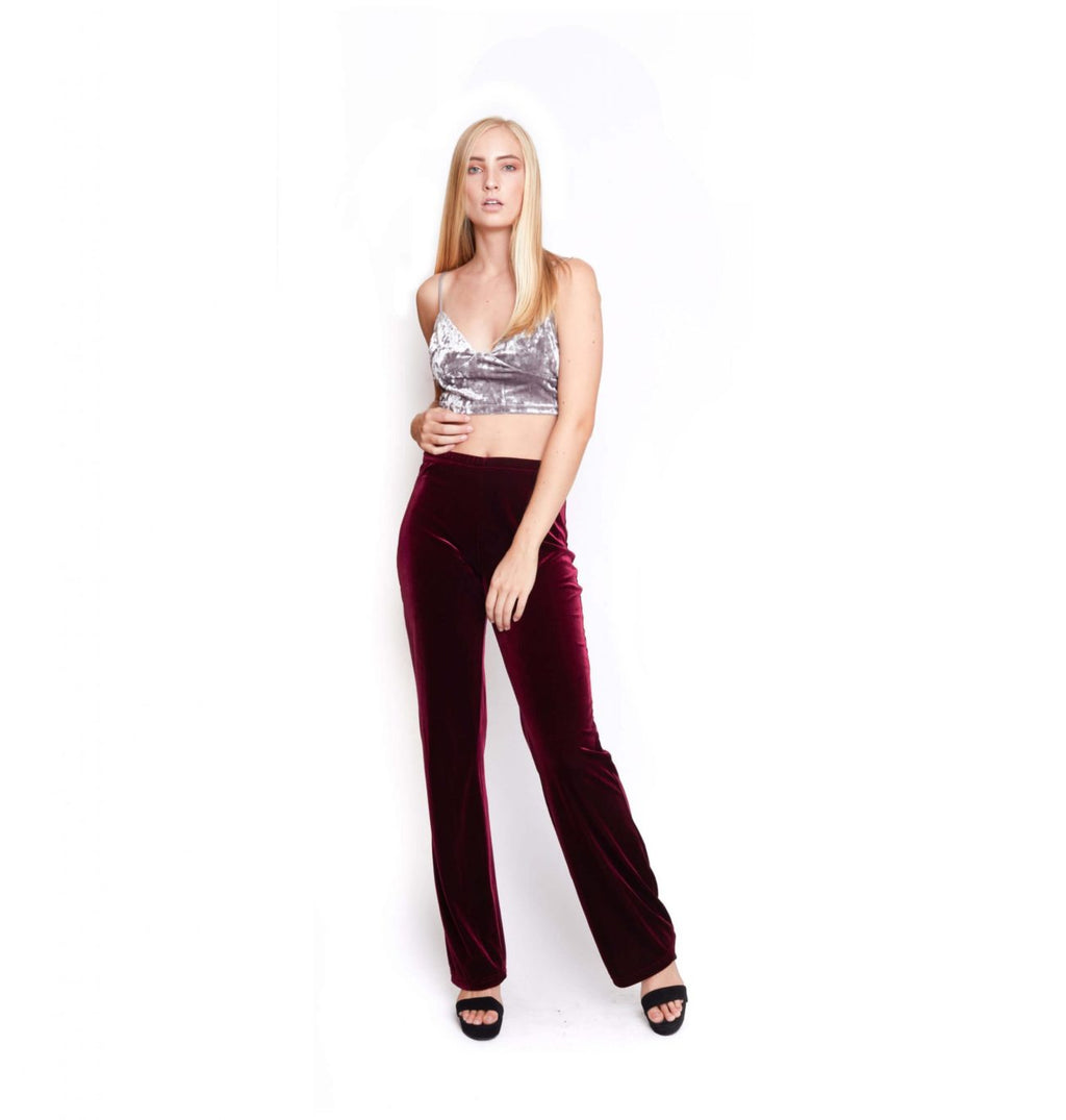 Arriendo de Crop top plateado plush más pantalón plush burdeo