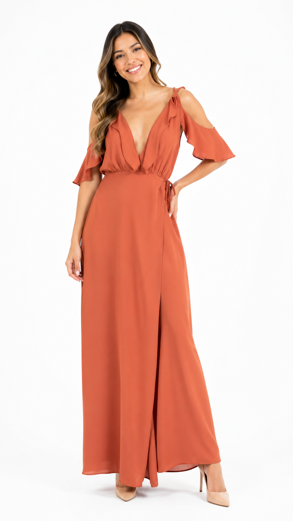 Arriendo de vestido terracota con vuelos y hombros descubiertos largo