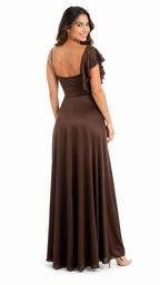 Arriendo de vestido café chocolate elasticado largo