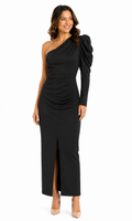 Arriendo de vestido negro con manga largo