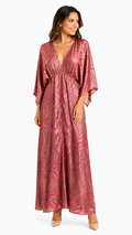 Arriendo de vestido largo estampado con mangas
