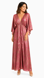 Arriendo de vestido largo estampado con mangas