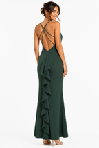 Arriendo de vestido verde escote V y tajo largo