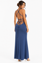 Arriendo de vestido elasticado azul largo escote en V
