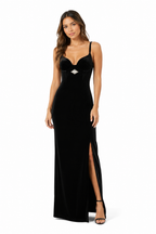 Vestido negro con diamante largo con tajo