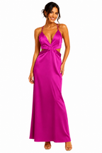 Arriendo de vestido fucsia cut out middie