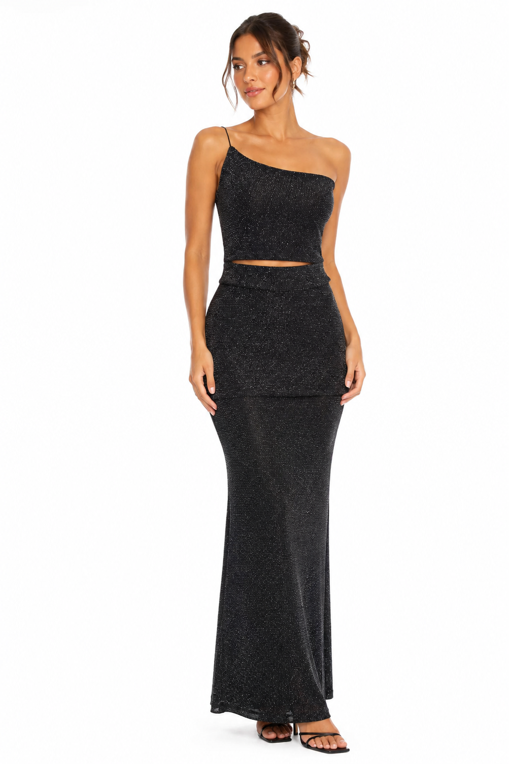 Arriendo de vestido largo negro con brillos