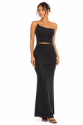 Arriendo de vestido largo negro con brillos