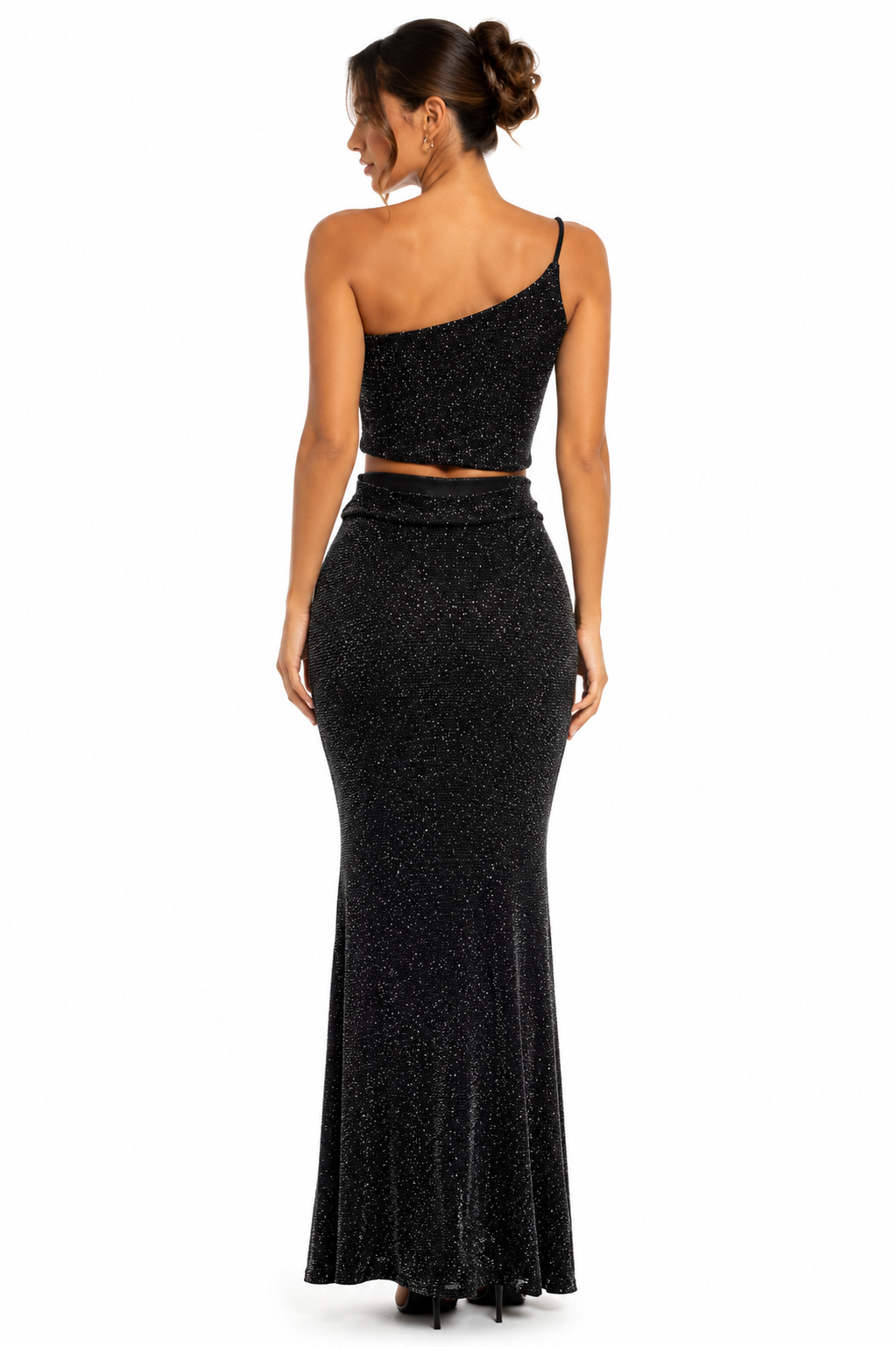 Arriendo de vestido largo negro con brillos