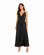 Arriendo de vestido largo negro escote en V espalda cruzada