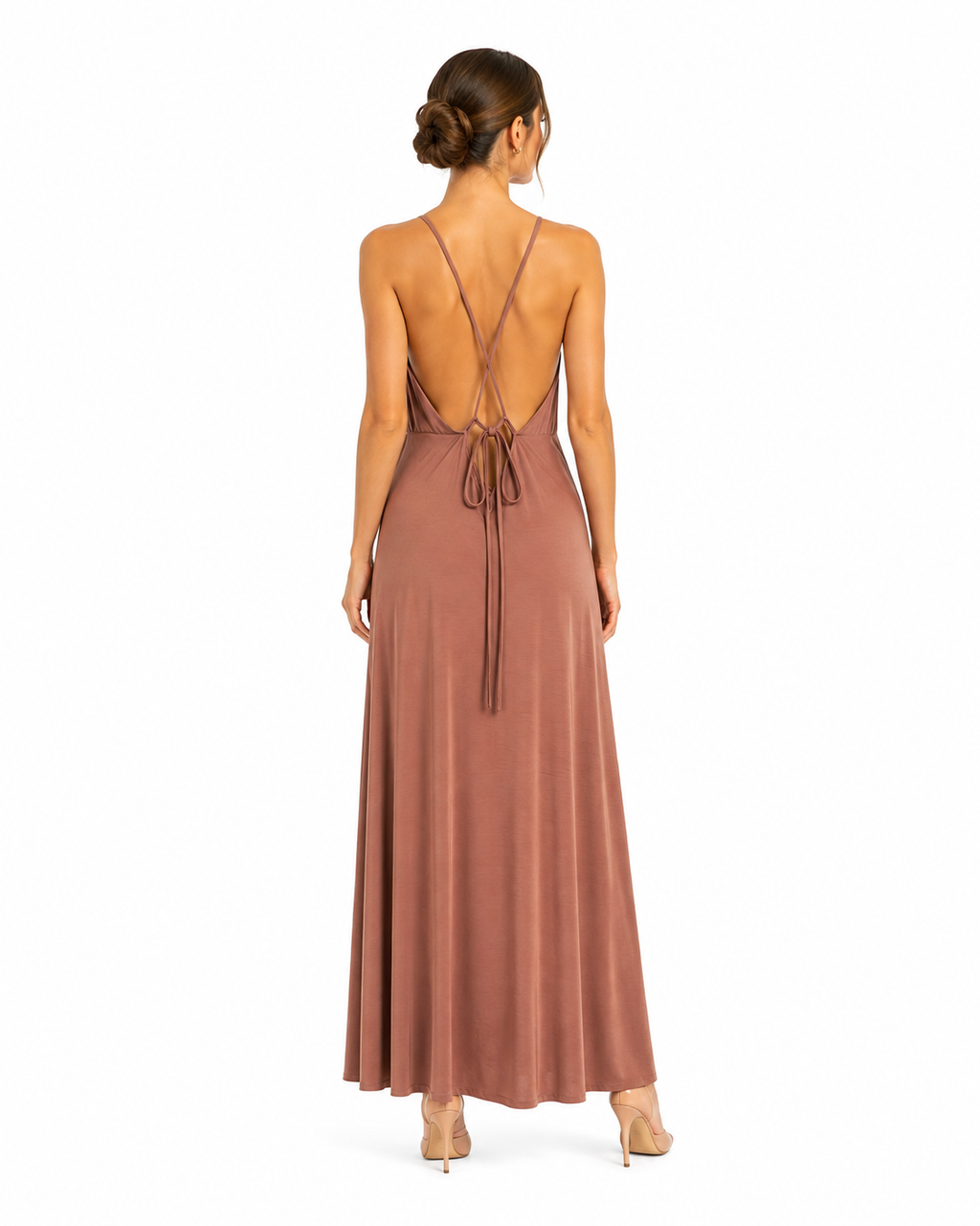 Arriendo de vestido largo escote en V espalda descubierta