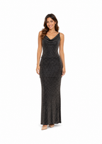 Arriendo de vestido largo negro con brillos dorados