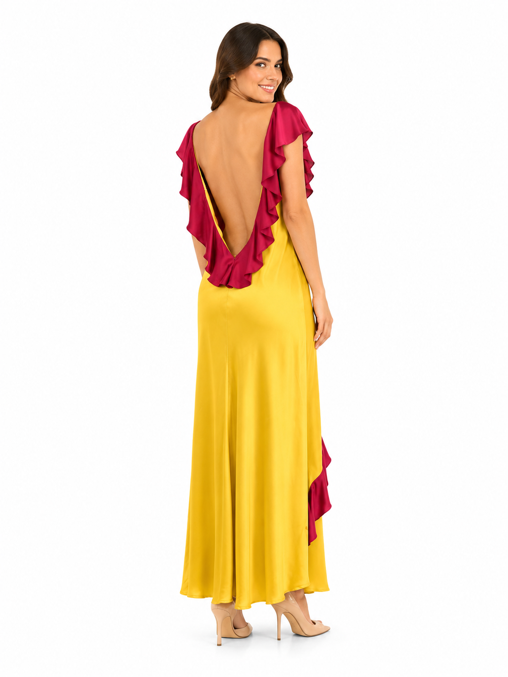 Arriendo de Vestido largo de seda dorado con vuelos en espalda burdeo y manguitas burdeo