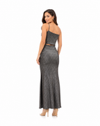 Arriendo de vestido plateado con brillos