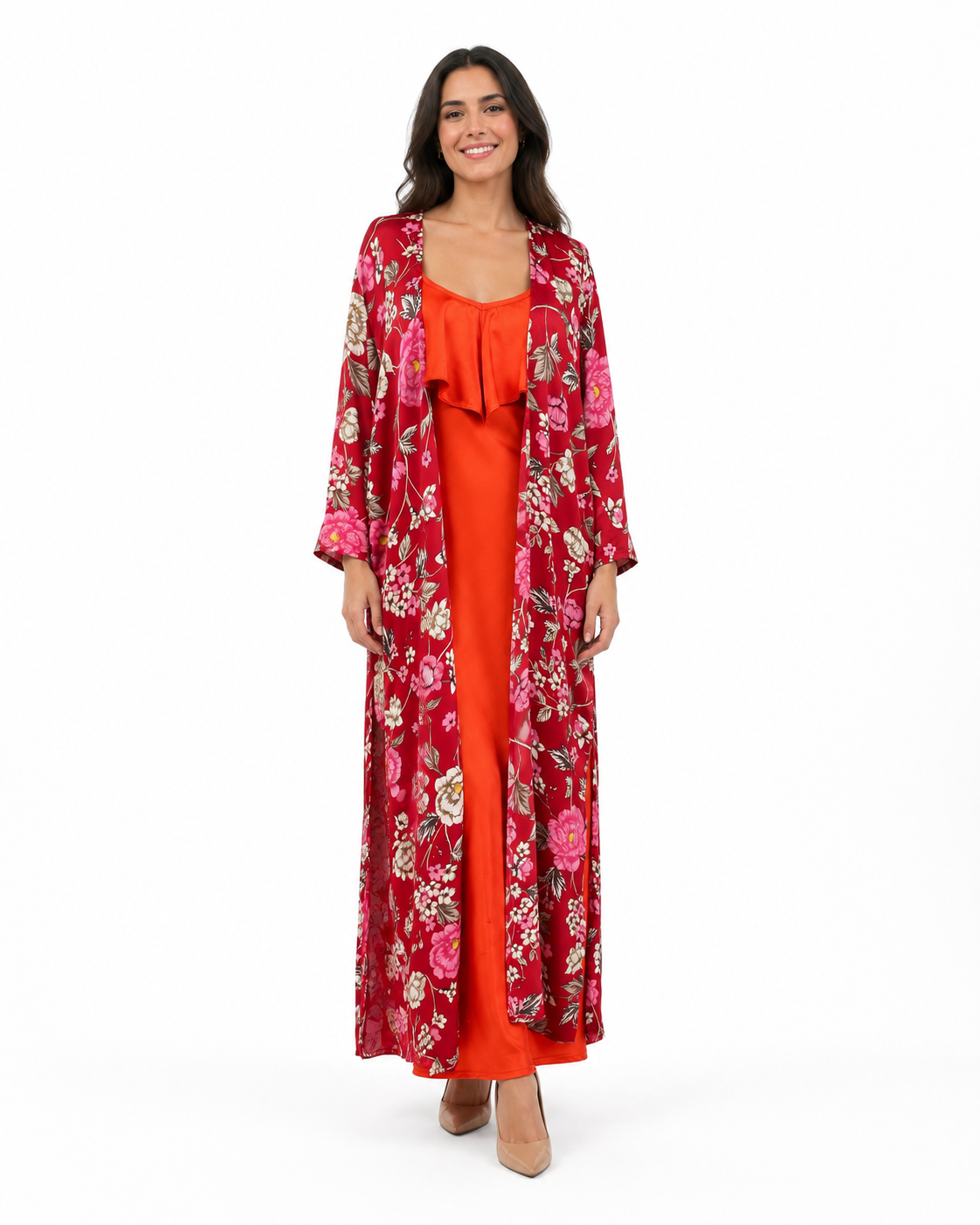 Arriendo de Kimono Rojo Con Flores Rosadas Y Blancas Victoria Riveau