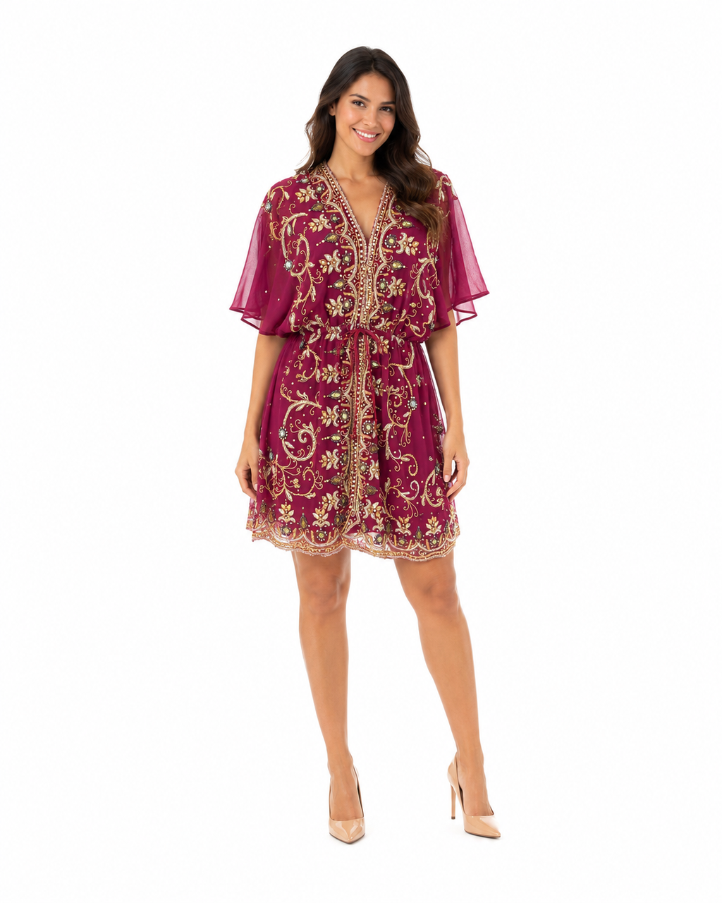 Arriendo de vestido corto marca ROCA con mostacillas y bordados
