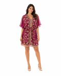 Arriendo de vestido corto marca ROCA con mostacillas y bordados