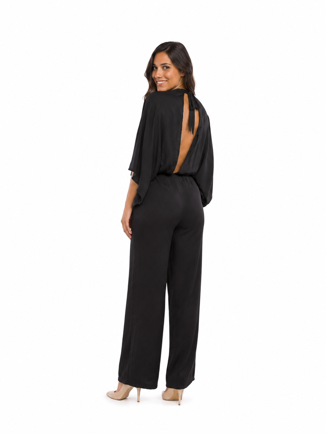 Arriendo de Enterito negro largo con mangas y hoyos en las mangas halter