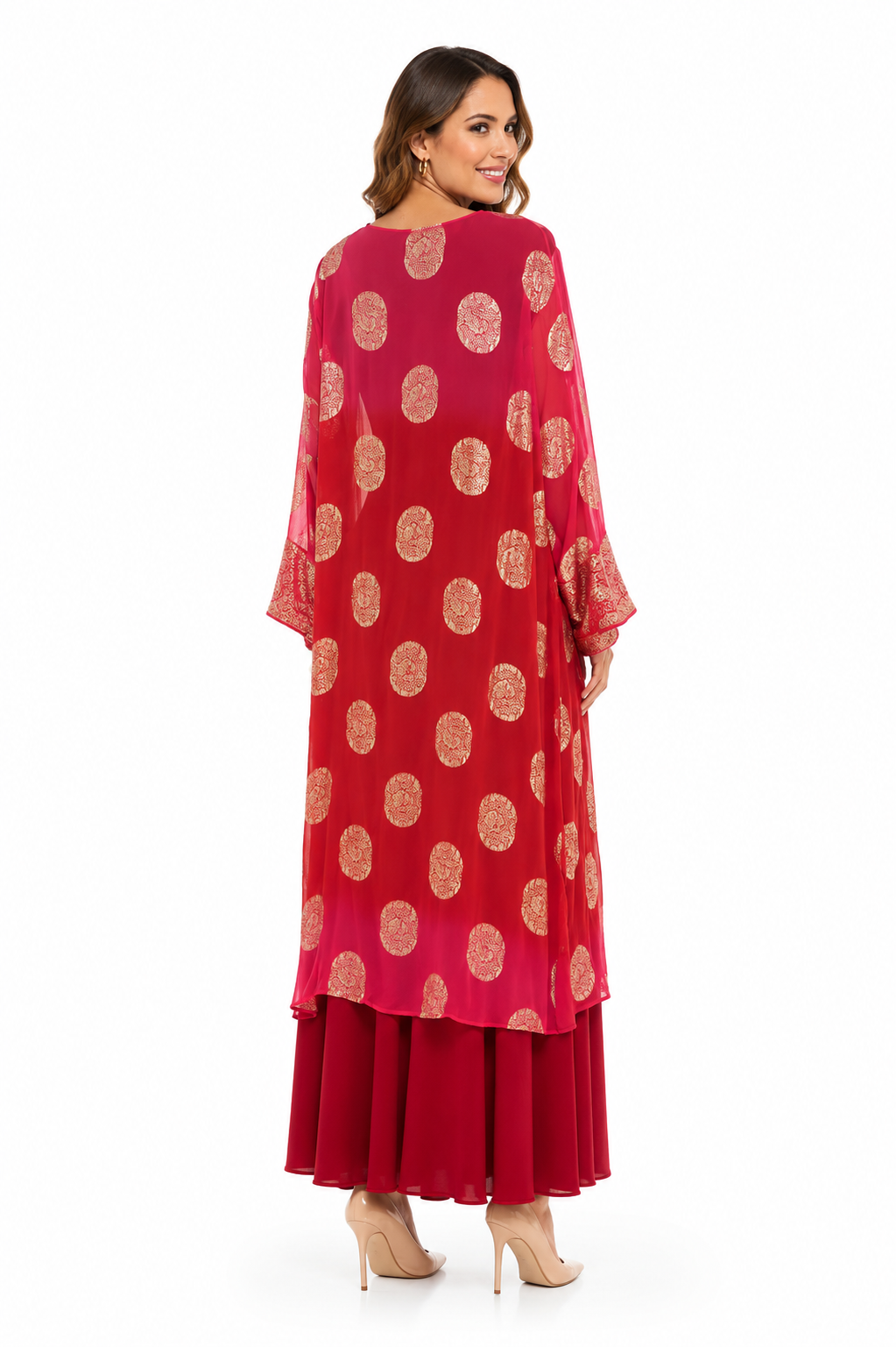 Arriendo de kimono rojo y fucsia con estampado dorado