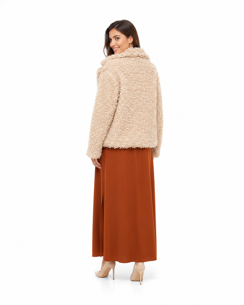 Arriendo de abrigo peludo beige