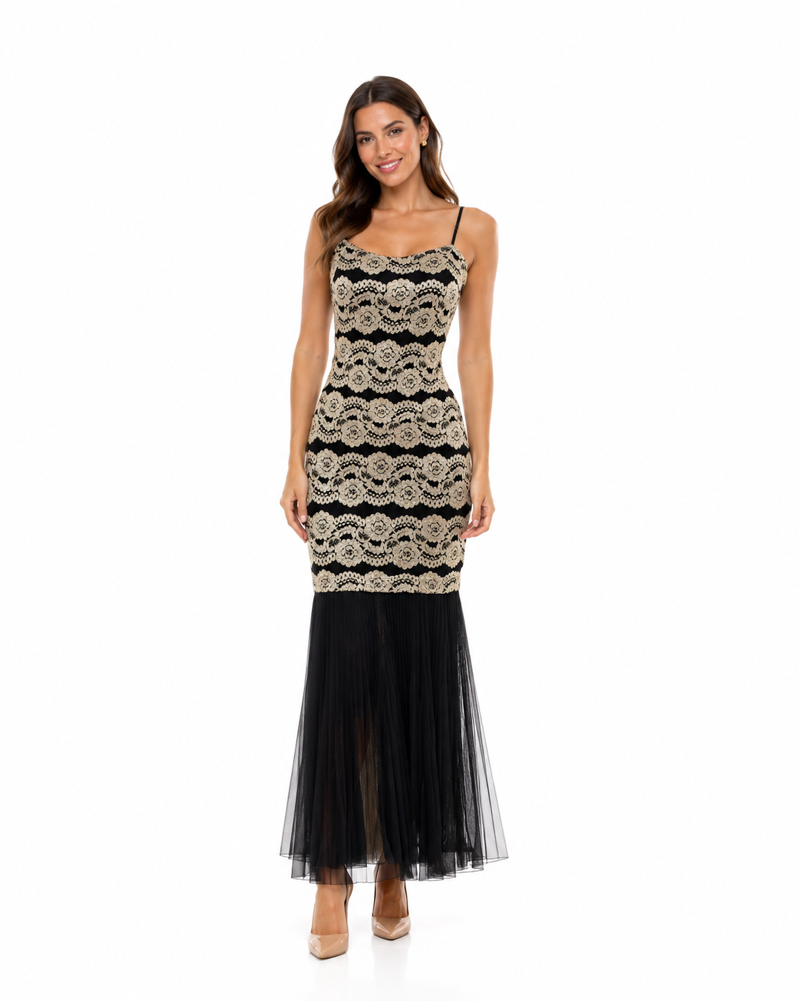 Arriendo de vestido largo encaje y tul abajo único