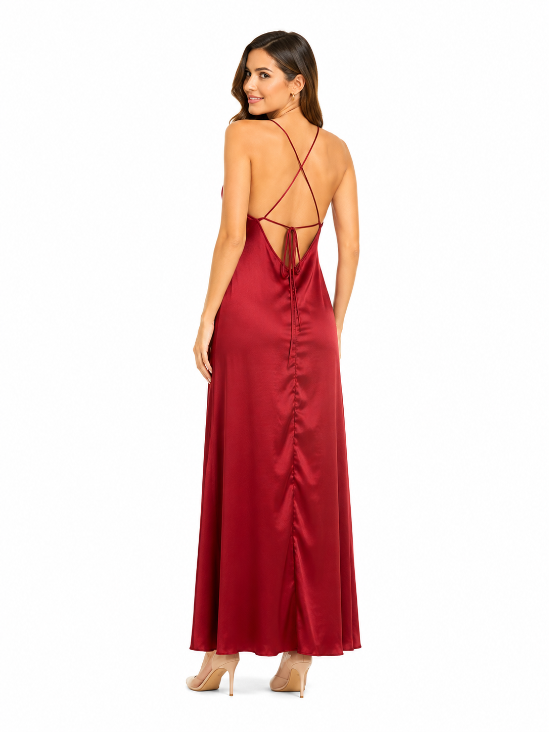 Arriendo de Vestido largo rojo italiano largo con mostacillas doradas rarabaris