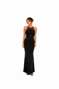 Arriendo de vestido negro con transparencia único largo
