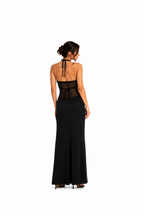 Arriendo de vestido negro con transparencia único largo