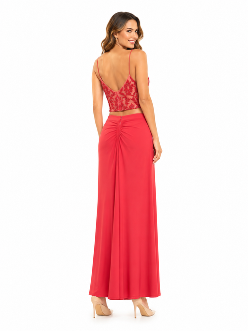 Arriendo de conjunto rojo con peto de lentejuelas
