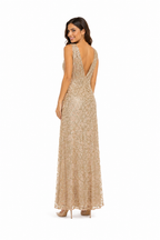 Arriendo de vestido largo dorado con lentejuelas