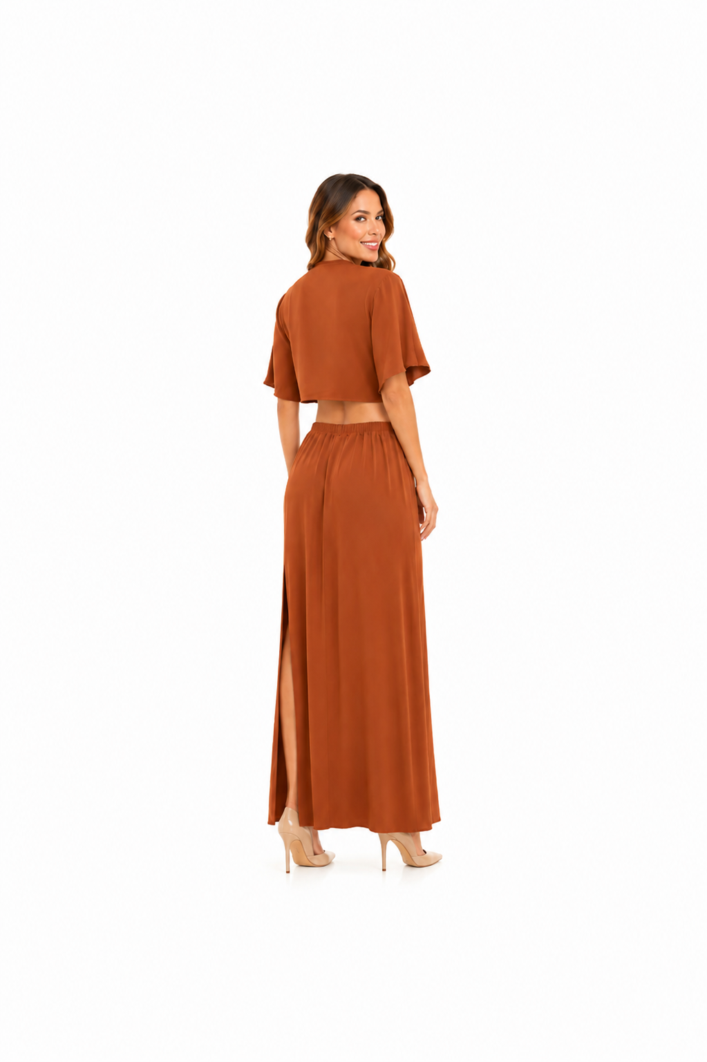 Arriendo Vestido largo terracota con manga corta, cortes en cintura y amarre en escote