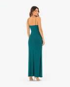 Arriendo de vestido largo verde cut out