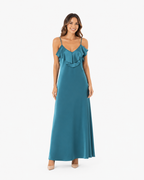 Arriendo de vestido petróleo con vuelos adelante y atrás largo