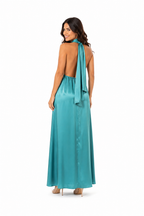 Arriendo de vestido largo de seda celeste multiforma con elastico en cintura