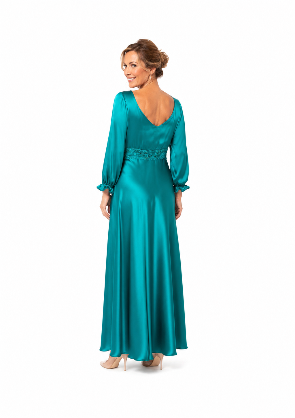 Arriendo de vestido largo con mangas y amarre en cintura de seda