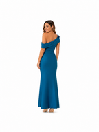 Arriendo de vestido largo azul petróleo ajustado
