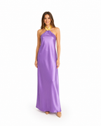 Arriendo de Vestido largo de seda lila con cuello halter y cinta amarilla que se amarra al cuello