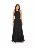 Arriendo de vestido negro liso largo tela pesada corte sirena