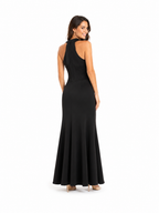 Arriendo de vestido negro liso largo tela pesada corte sirena