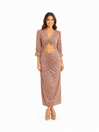 Arriendo de Vestido middie makia español con mangas con drapeado abdomen y nudo mostaza con morado